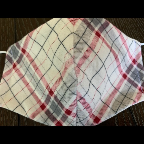 1 /$5 Stylish plaid face mask 😷 - Picture 2 of 7